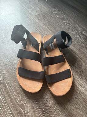 Steve Madden Raffy Elastic Strap Flat Sandals